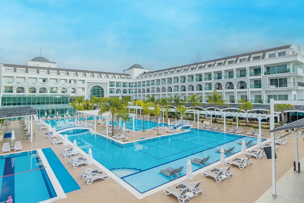 Hotel Karmir Resort & Spa